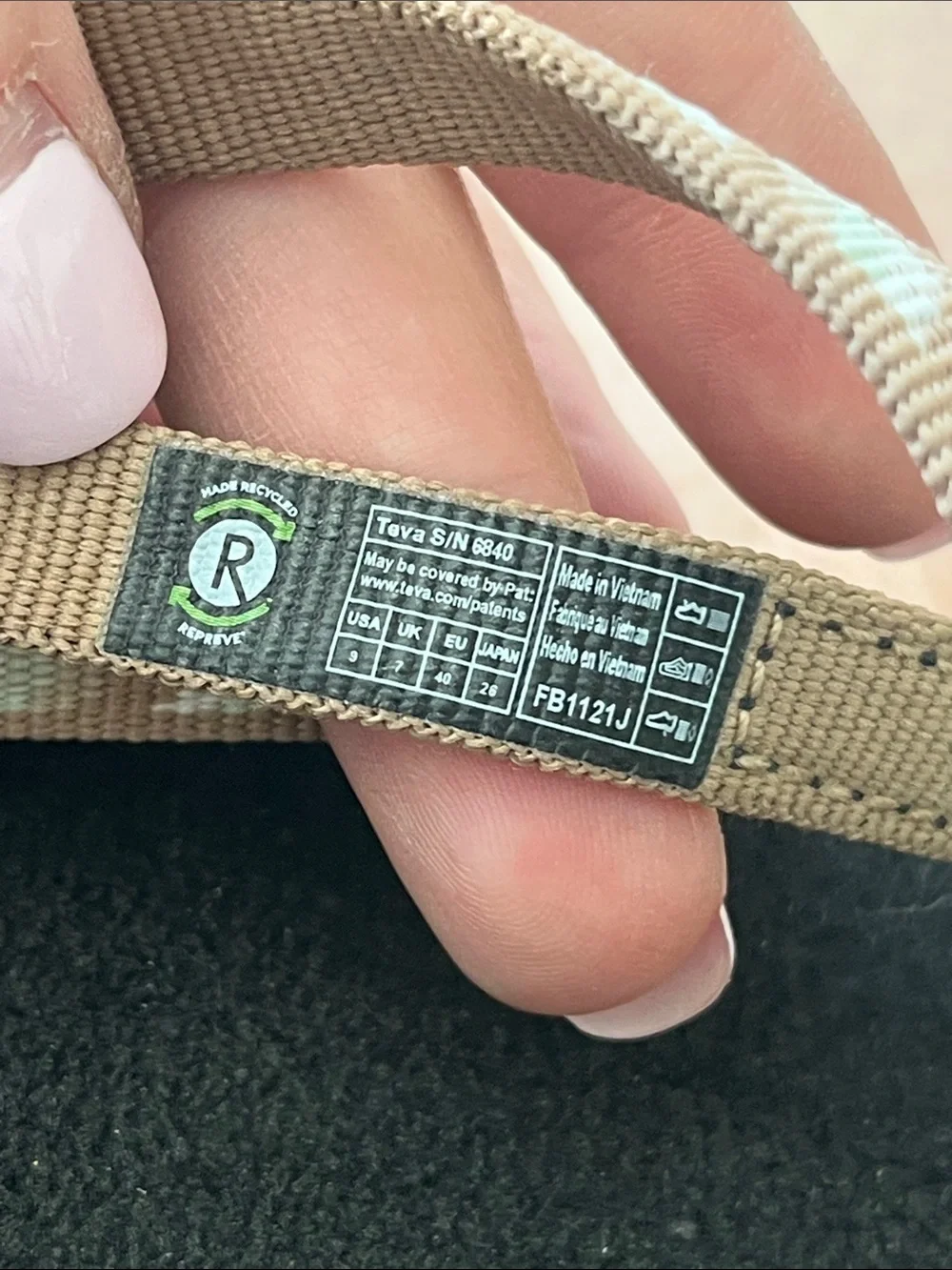 Teva Women's Olowahu Flip-Flop - Picture 6 of 7